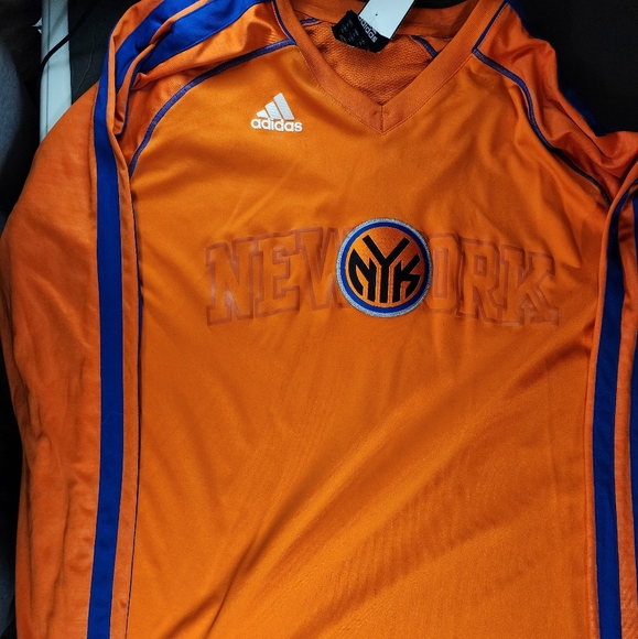 adidas Other - Adidas NY Knicks on court shooter long sleeve shirt